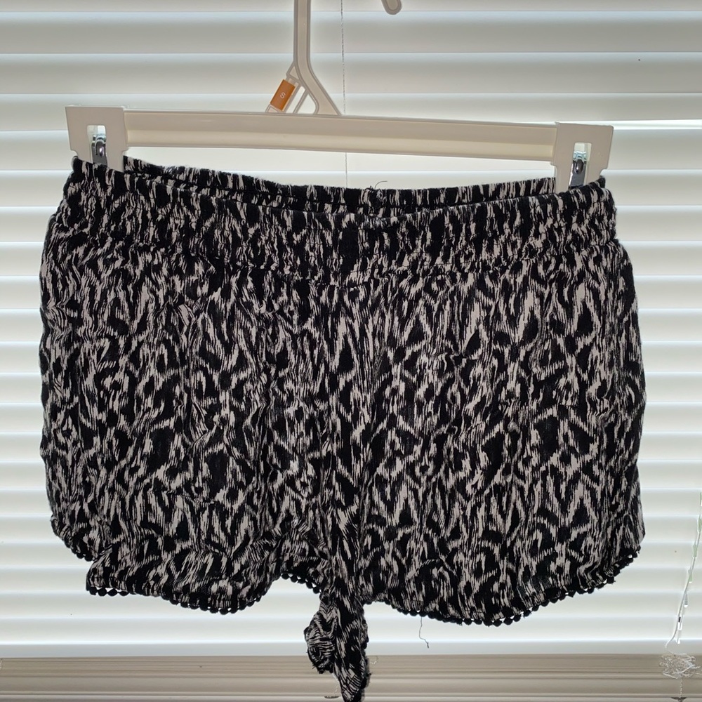 Shorts - Picture 2 of 6